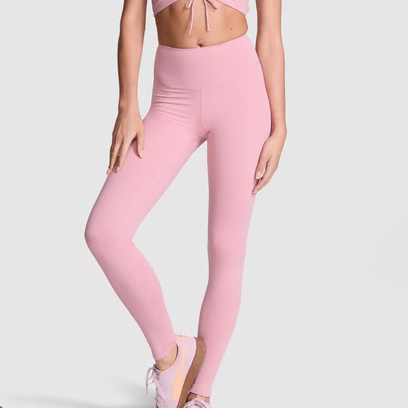 PINK Victoria's Secret Pants - 🎀Pink vs high rise relay legging